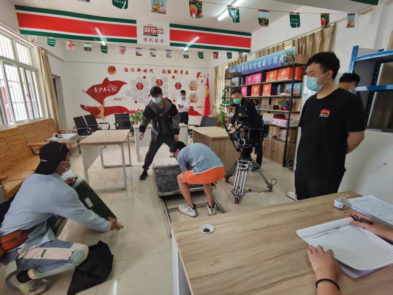 追星女孩心理学分析报告：利川市广告片拍摄公司揭秘饭圈应援式传播逻辑